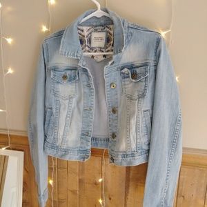 Cropped denim jacket
